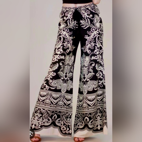 Cynthia Rowley Pants - Cynthia Rowley 100%Rayon Black&White Paisley Wide-Leg Palazzo Pants Medium